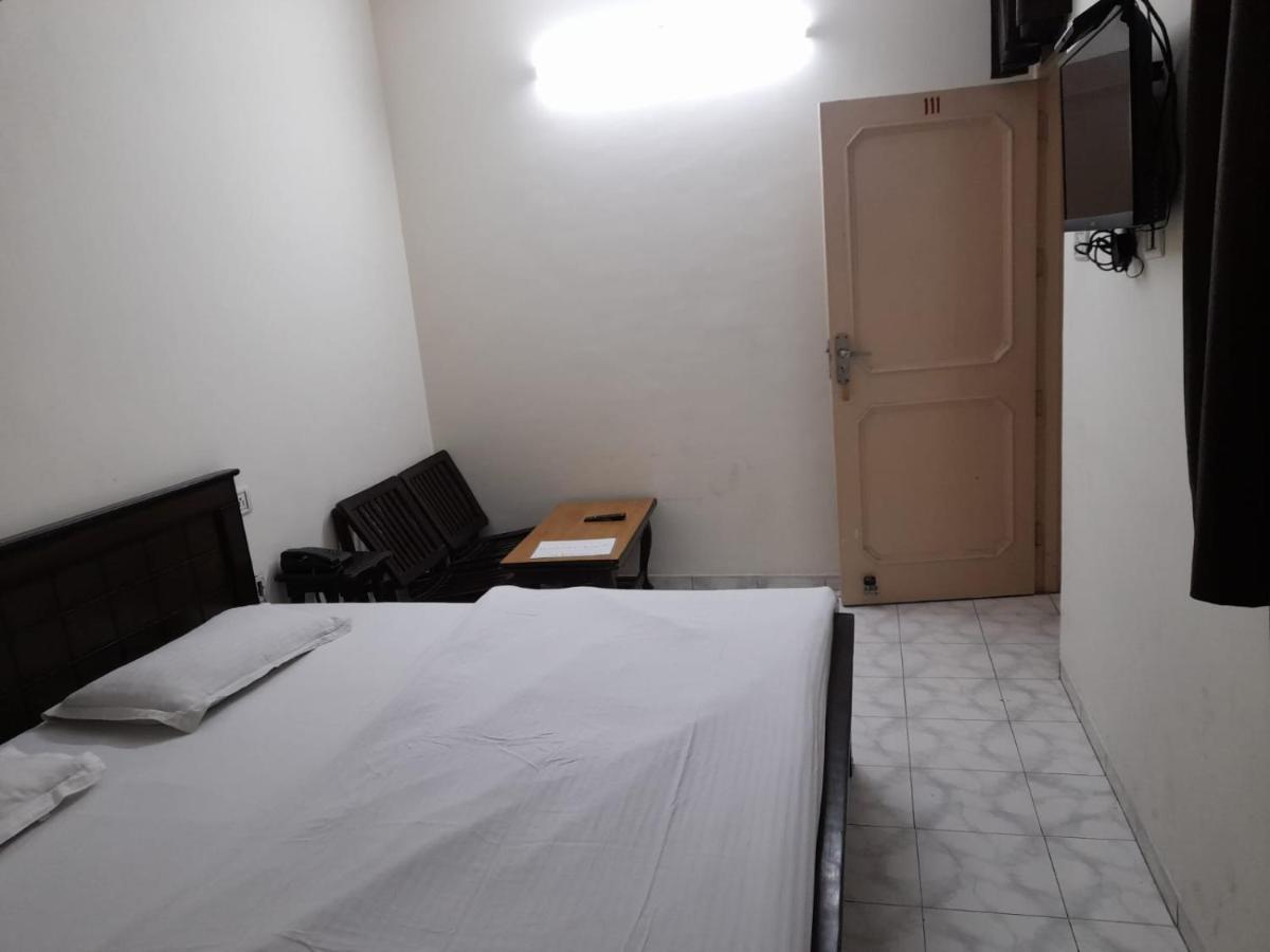 Chandīgarh Hotel Victoria מראה חיצוני תמונה